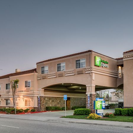 Holiday Inn Express & Suites Santa Clara By Ihg Exterior photo