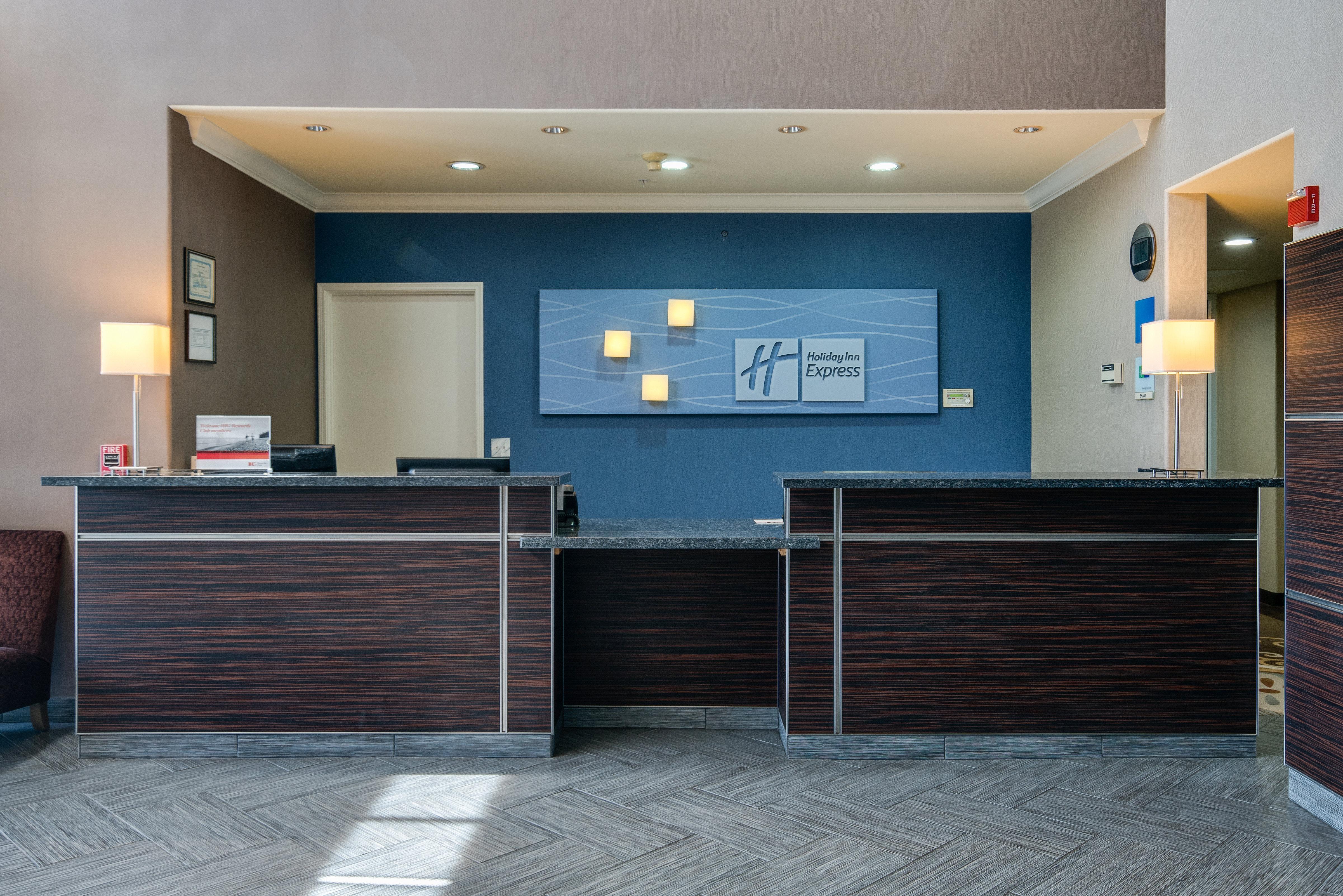 Holiday Inn Express & Suites Santa Clara By Ihg Exterior photo