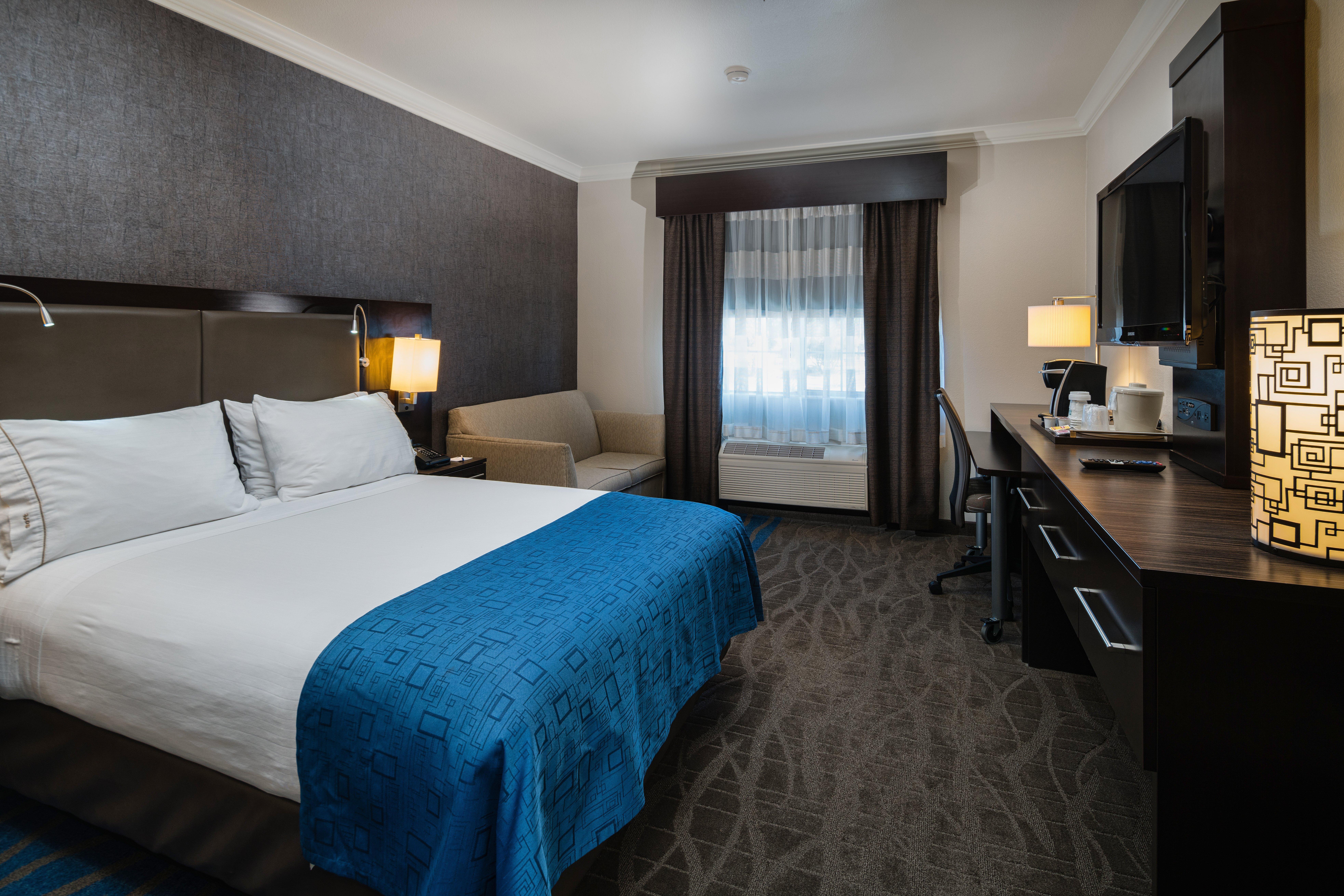 Holiday Inn Express & Suites Santa Clara By Ihg Exterior photo