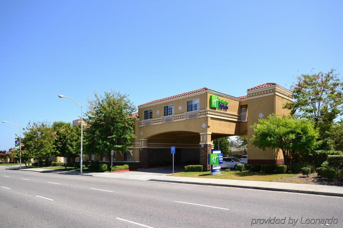 Holiday Inn Express & Suites Santa Clara By Ihg Exterior photo