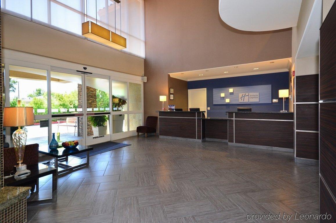 Holiday Inn Express & Suites Santa Clara By Ihg Interior photo