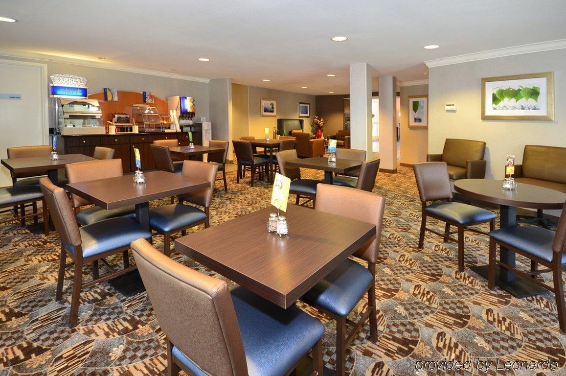Holiday Inn Express & Suites Santa Clara By Ihg Restaurant photo